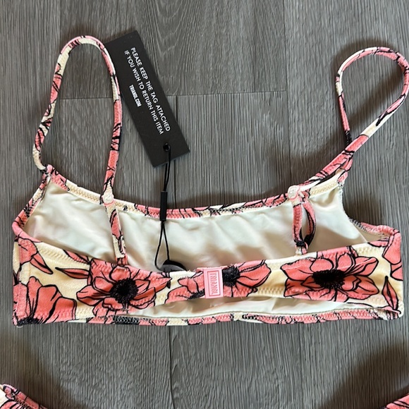 Floral velvet with normal bottom swimsuit set. - Picture 12 of 14